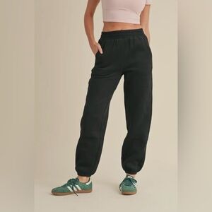 🆕🤍BLACK HIGH WAISTED JOGGERS
